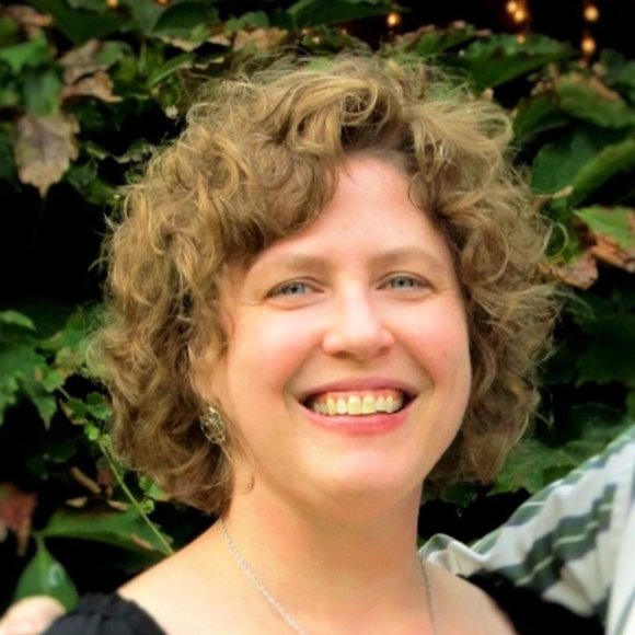 Meet your Posher, Amy - Picture 1 of 2